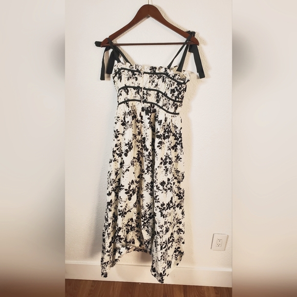 En SaisonVivi Floral Smocked Maxi Dress - Picture 3 of 3